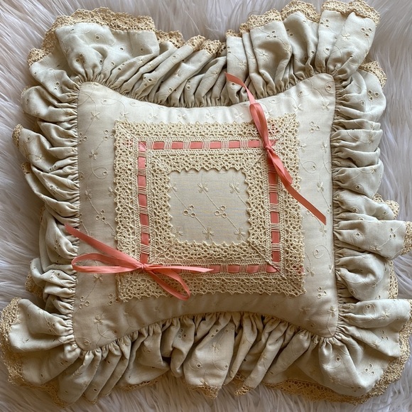 Dorothy’s Ruffled Originals Lacey Eyelet Ruffled Pillow - Picture 2 of 6